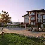 Makaza Complex * Momchilgrad