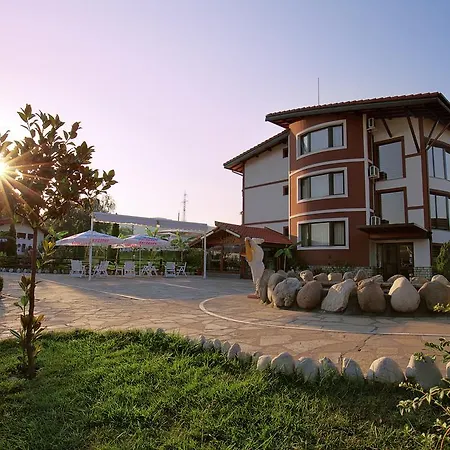 Makaza Complex * Momčilgrad