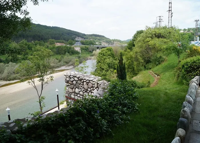 Makaza Complex Hotel *