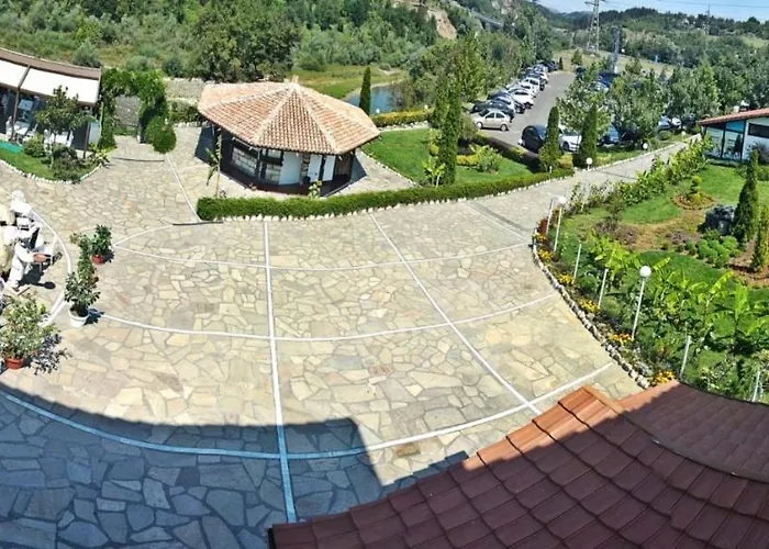 Makaza Complex מומצ'ילגראד